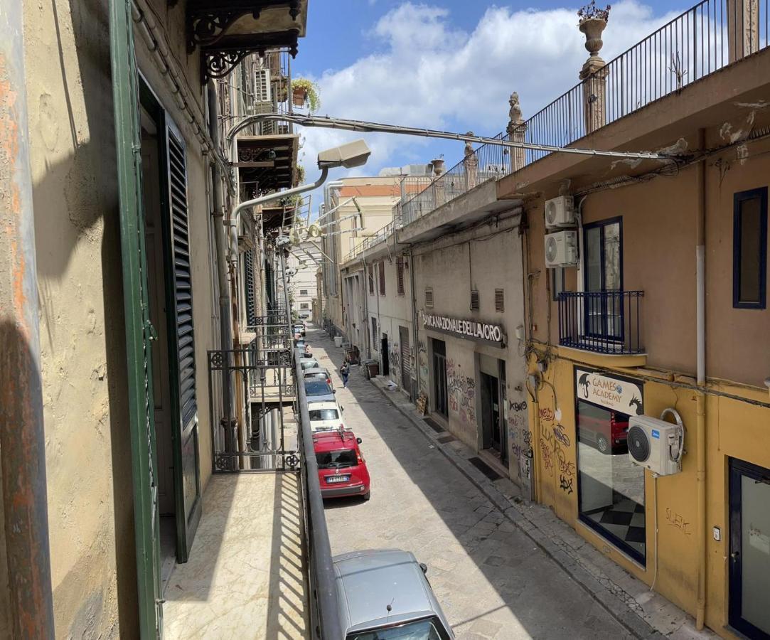 A Un Passo Dal Massimo 1 Apartment Palermo Exterior photo